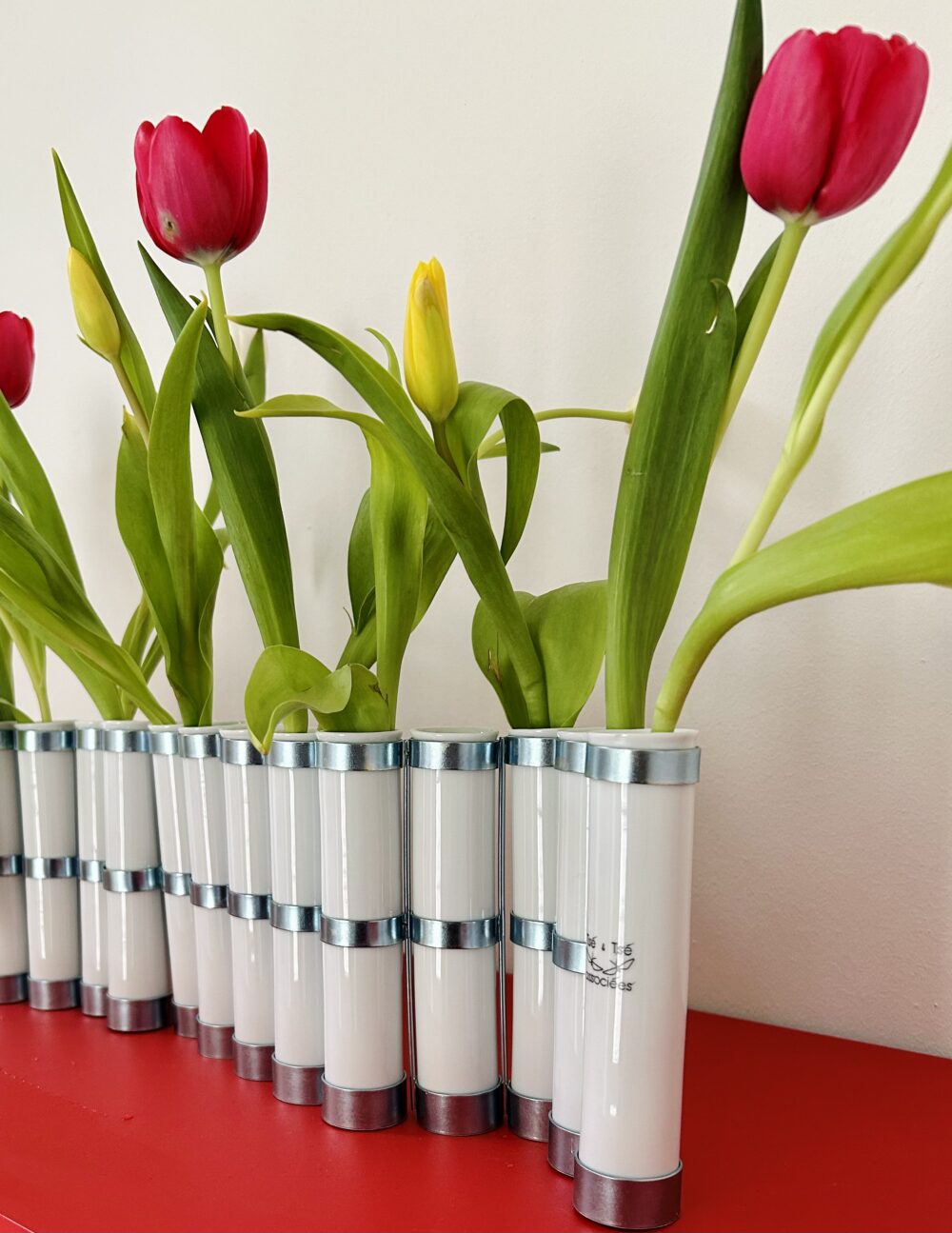 APRIL VASE [porcelain] image 1