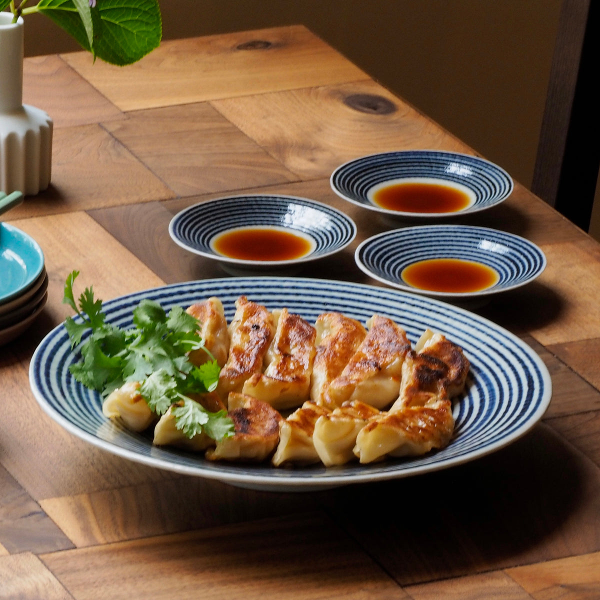 AIKOMA - Medium Plate  (18 cm)