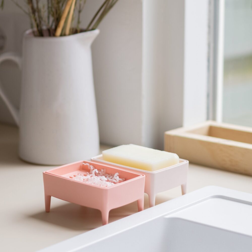 BUBBLE BUDDY KIT - Soap Dish with Grater (included Soap) 12 bubble buddy pink sample 1